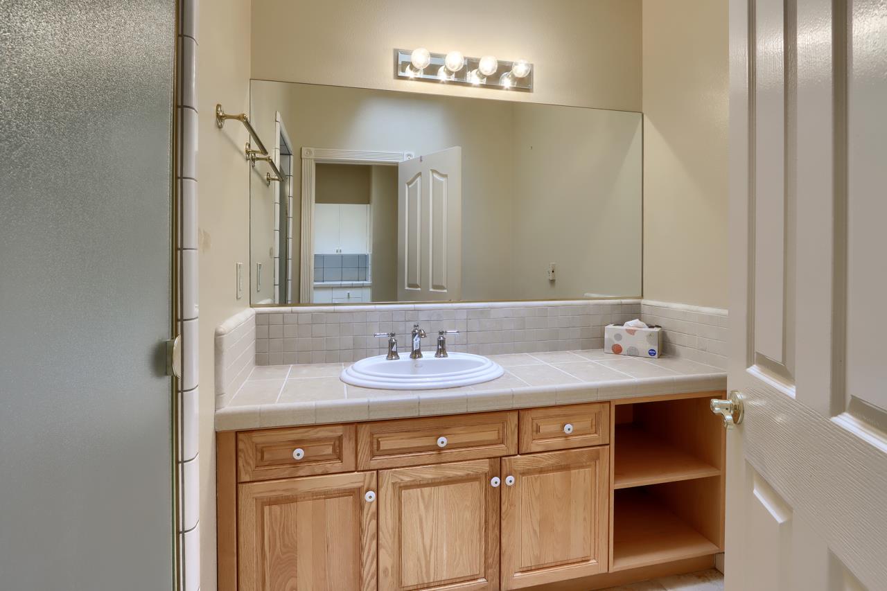 46580 Vista Del Rio Dr, Oakhurst, CA 93644