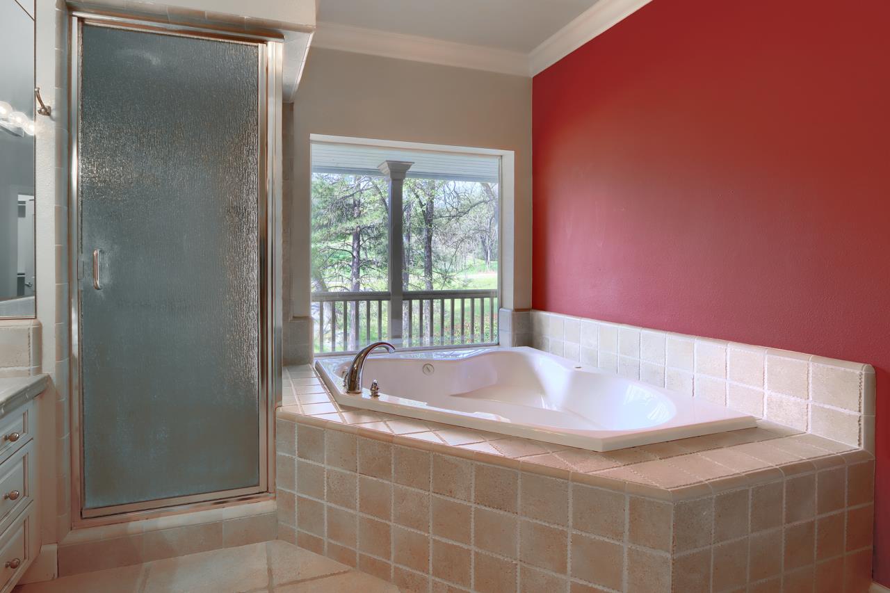 46580 Vista Del Rio Dr, Oakhurst, CA 93644