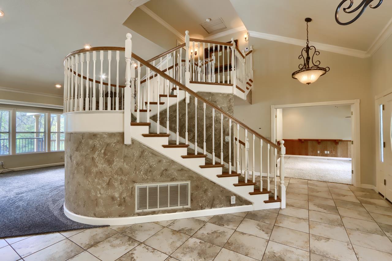 46580 Vista Del Rio Dr, Oakhurst, CA 93644