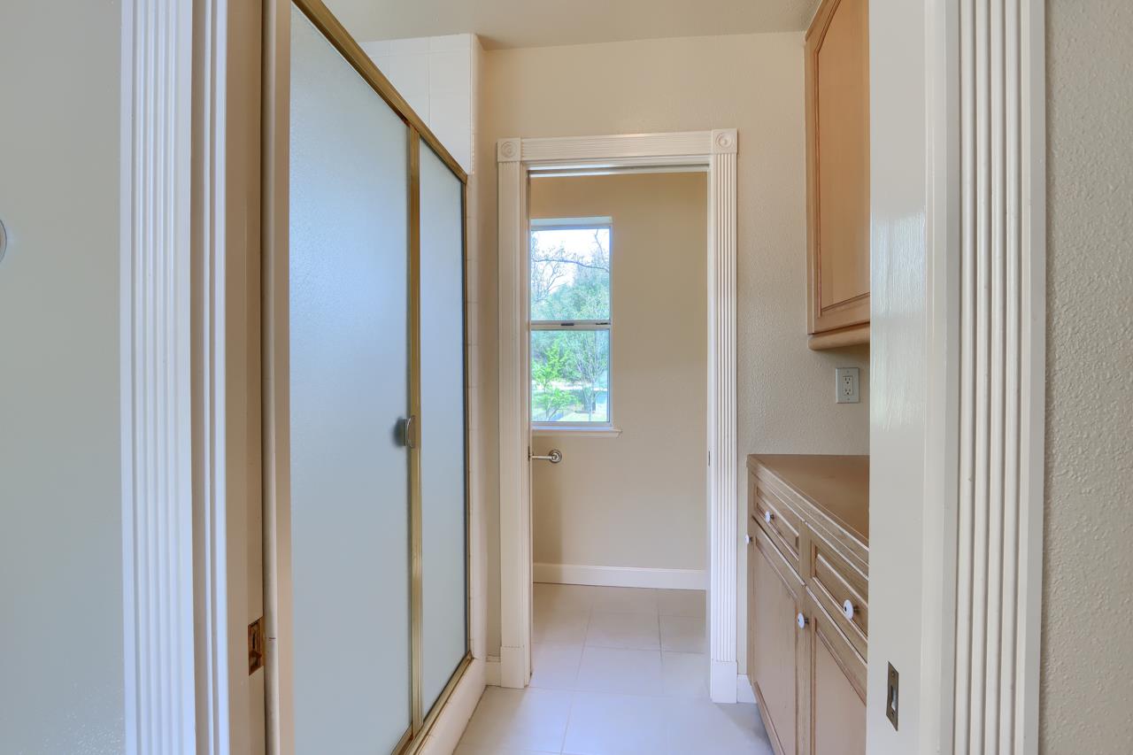 46580 Vista Del Rio Dr, Oakhurst, CA 93644