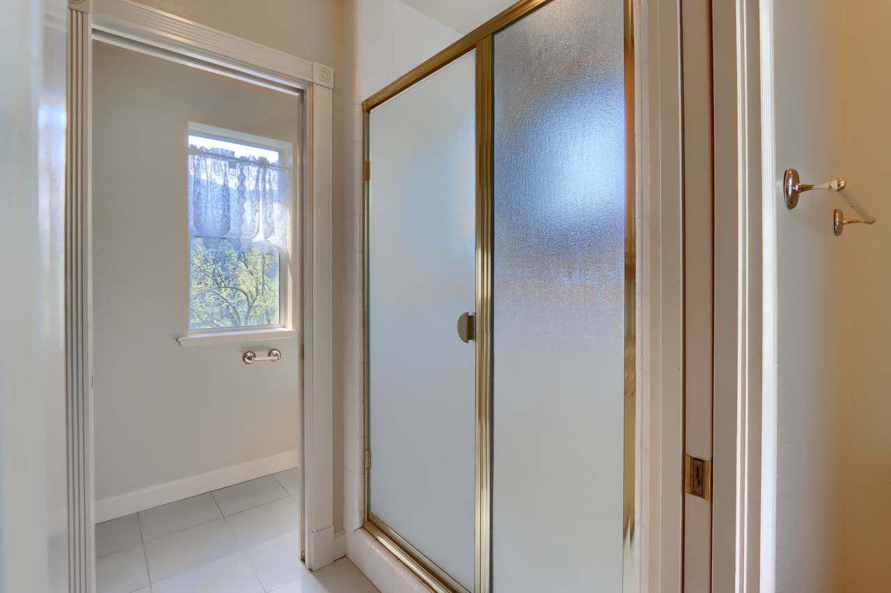 46580 Vista Del Rio Dr, Oakhurst, CA 93644