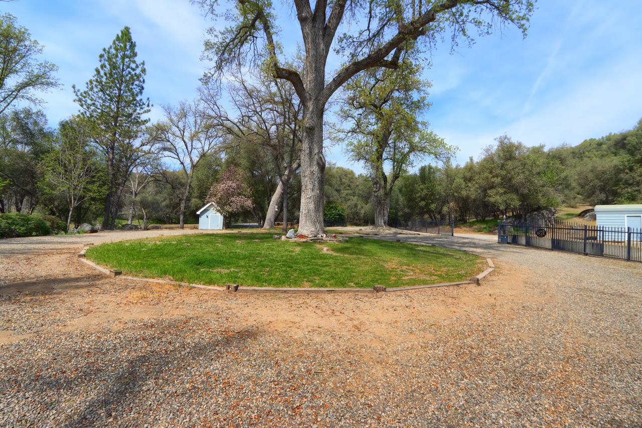 46580 Vista Del Rio Dr, Oakhurst, CA 93644