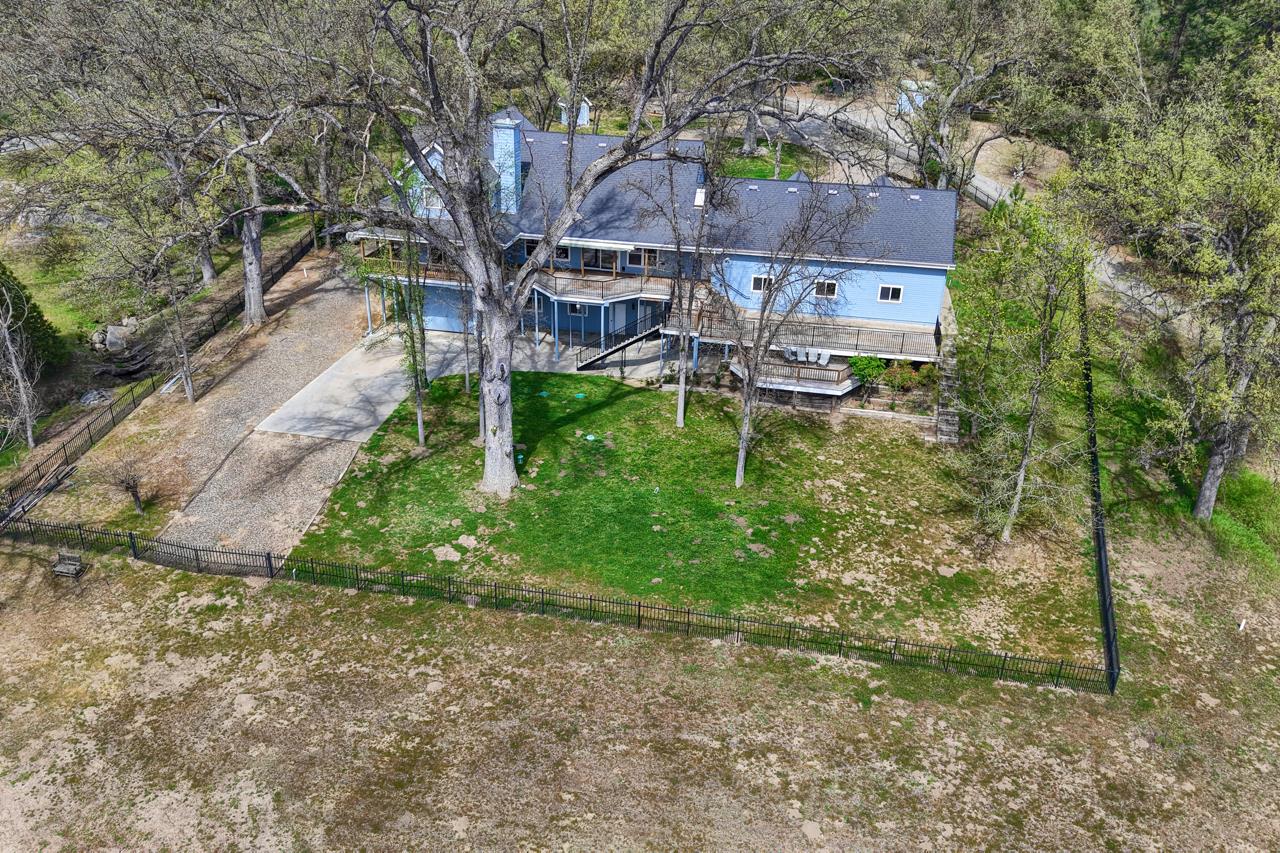 46580 Vista Del Rio Dr, Oakhurst, CA 93644