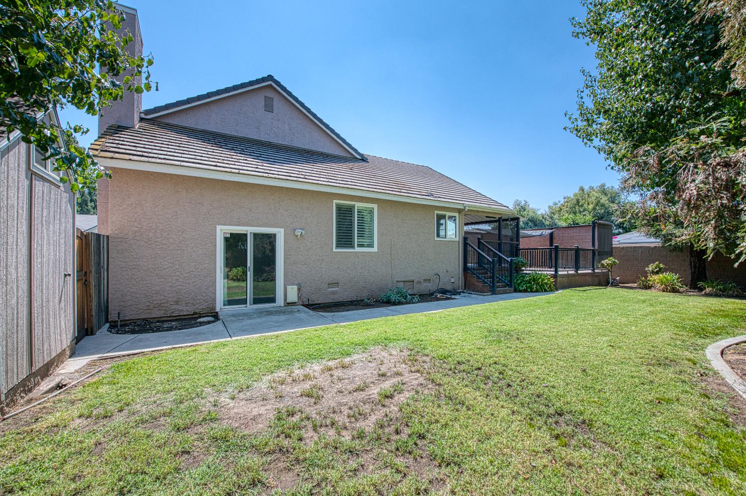 1323 Oak Ave, Clovis, CA 93611