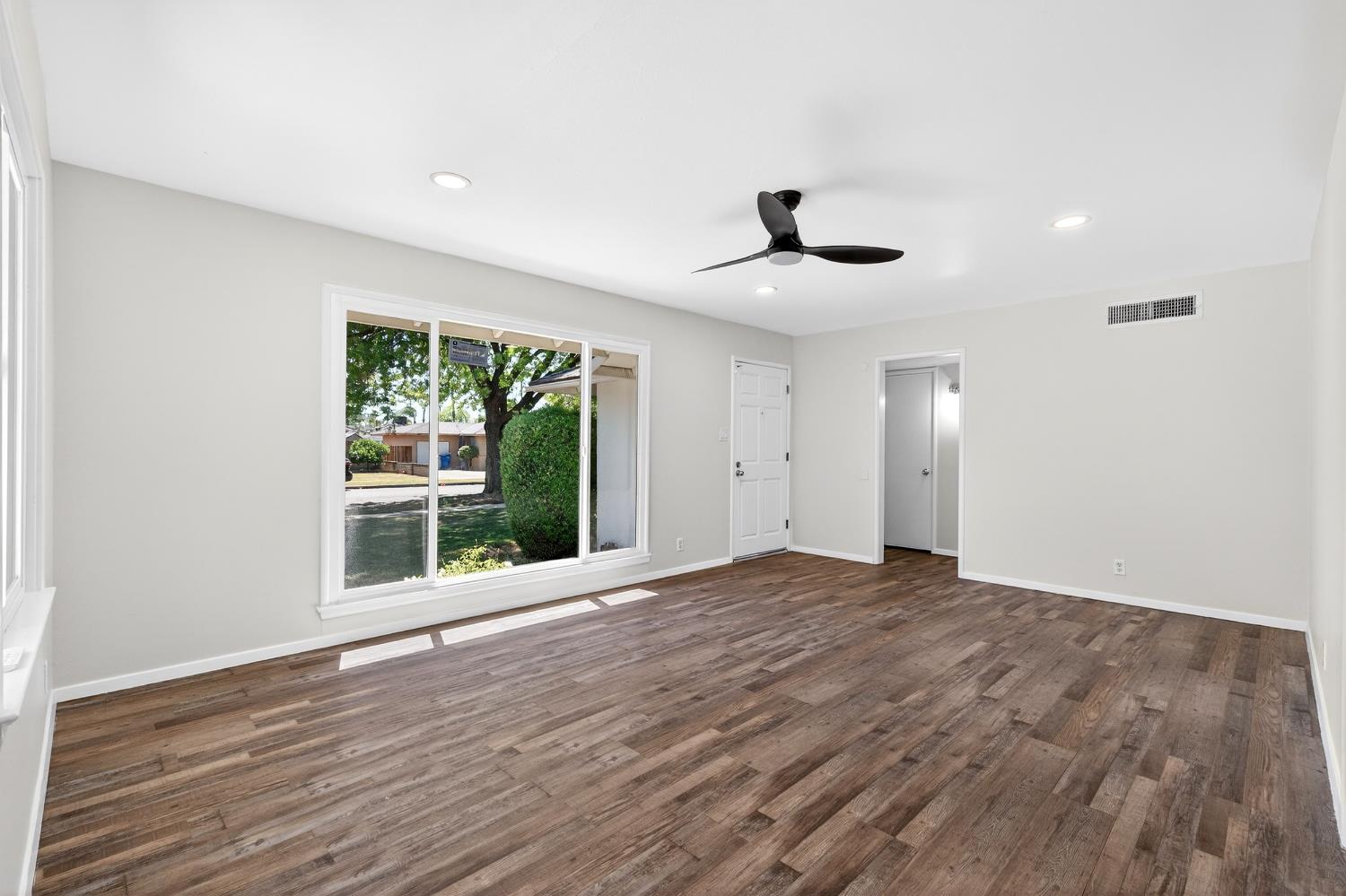 1812 W Bellaire Way, Fresno, CA 93705