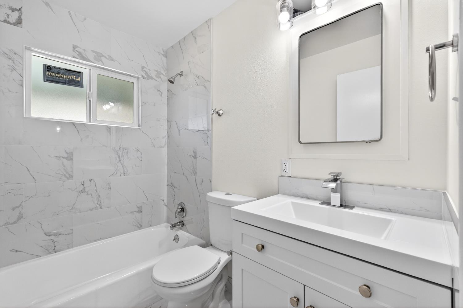 1812 W Bellaire Way, Fresno, CA 93705