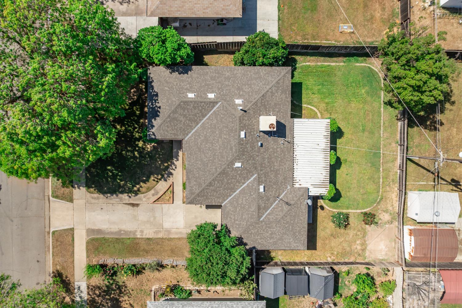 1812 W Bellaire Way, Fresno, CA 93705