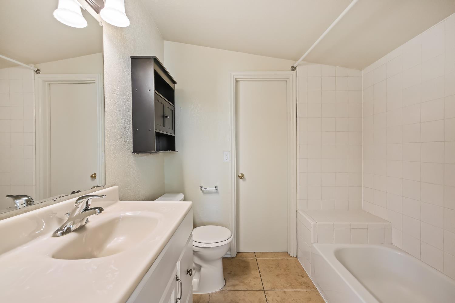 3411 N Wishon Ave, Fresno, CA 93704