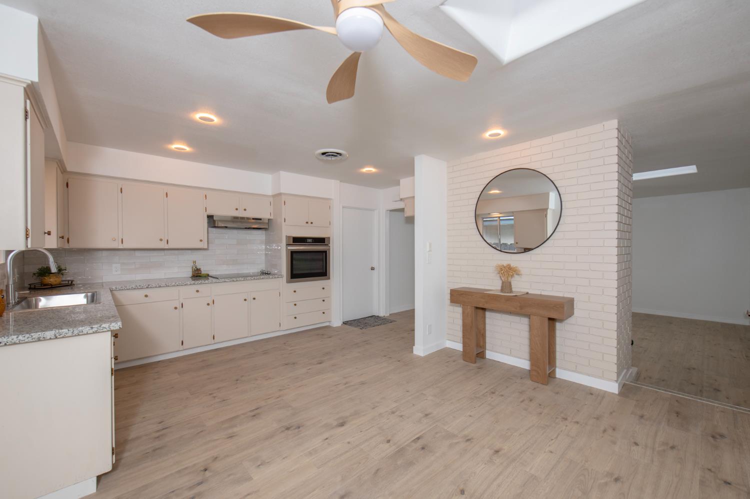 5356 N Bond St, Fresno, CA 93710