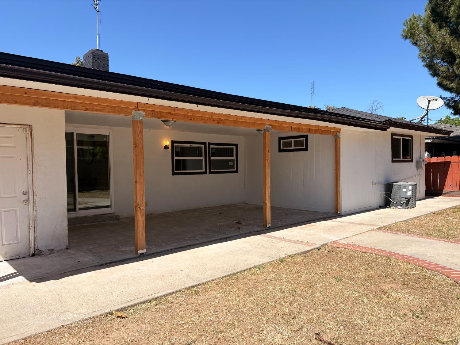 5356 N Bond St, Fresno, CA 93710