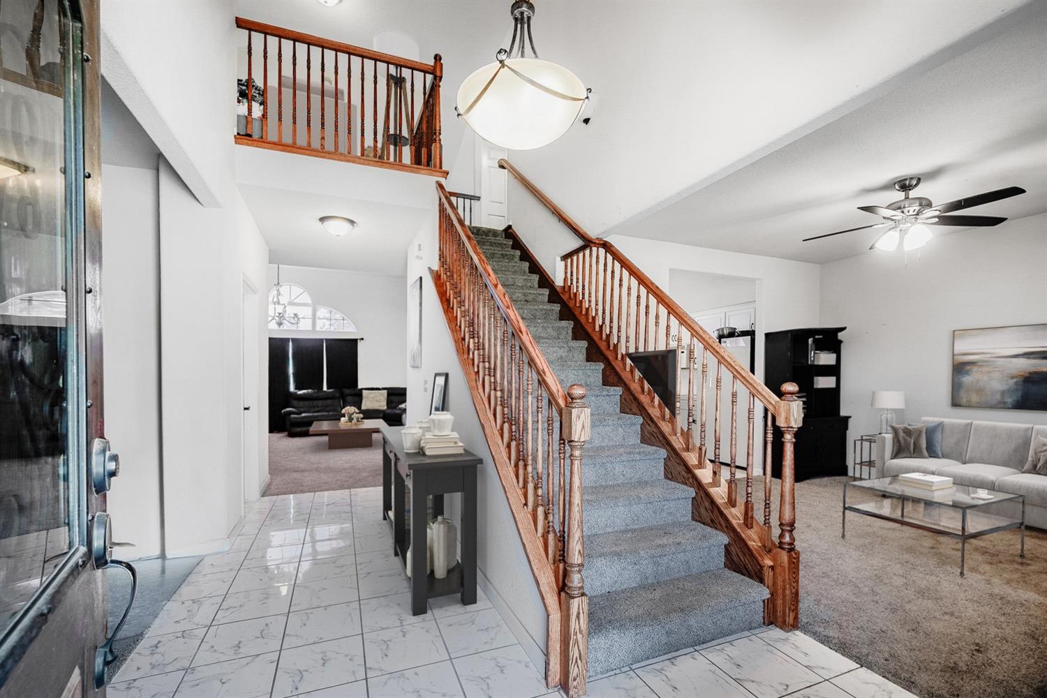 19360 Maple Ave, Laton, CA 93242