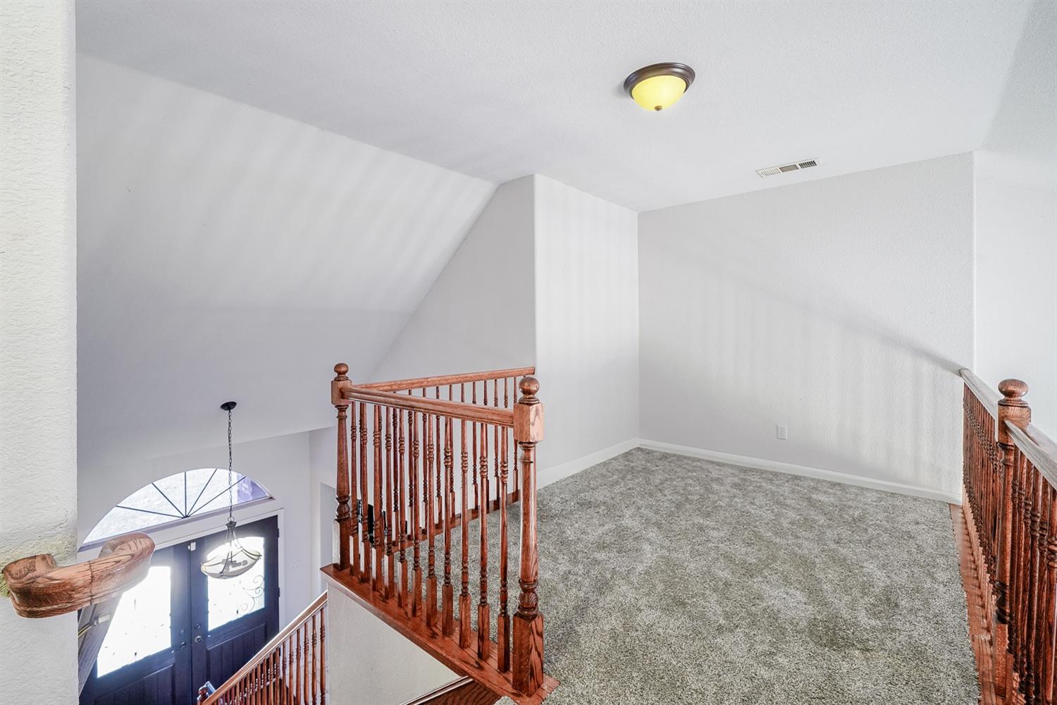 19360 Maple Ave, Laton, CA 93242