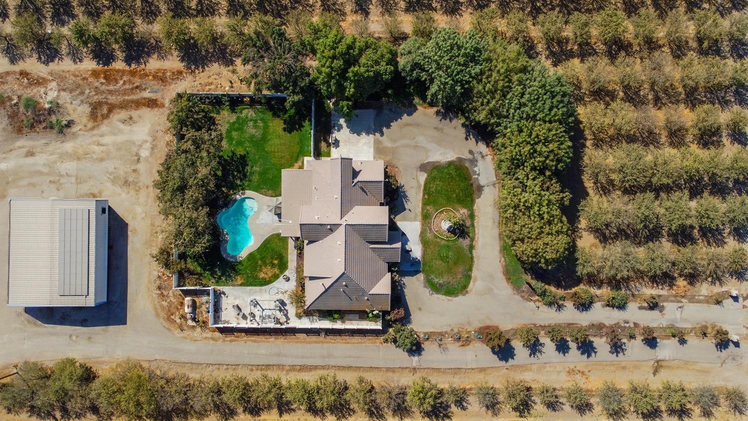 19360 Maple Ave, Laton, CA 93242