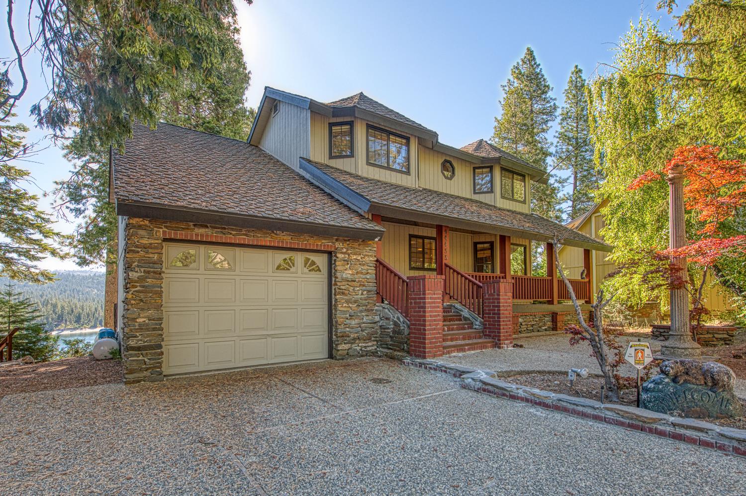 44455 Hillcrest Ave, Shaver Lake, CA 93664