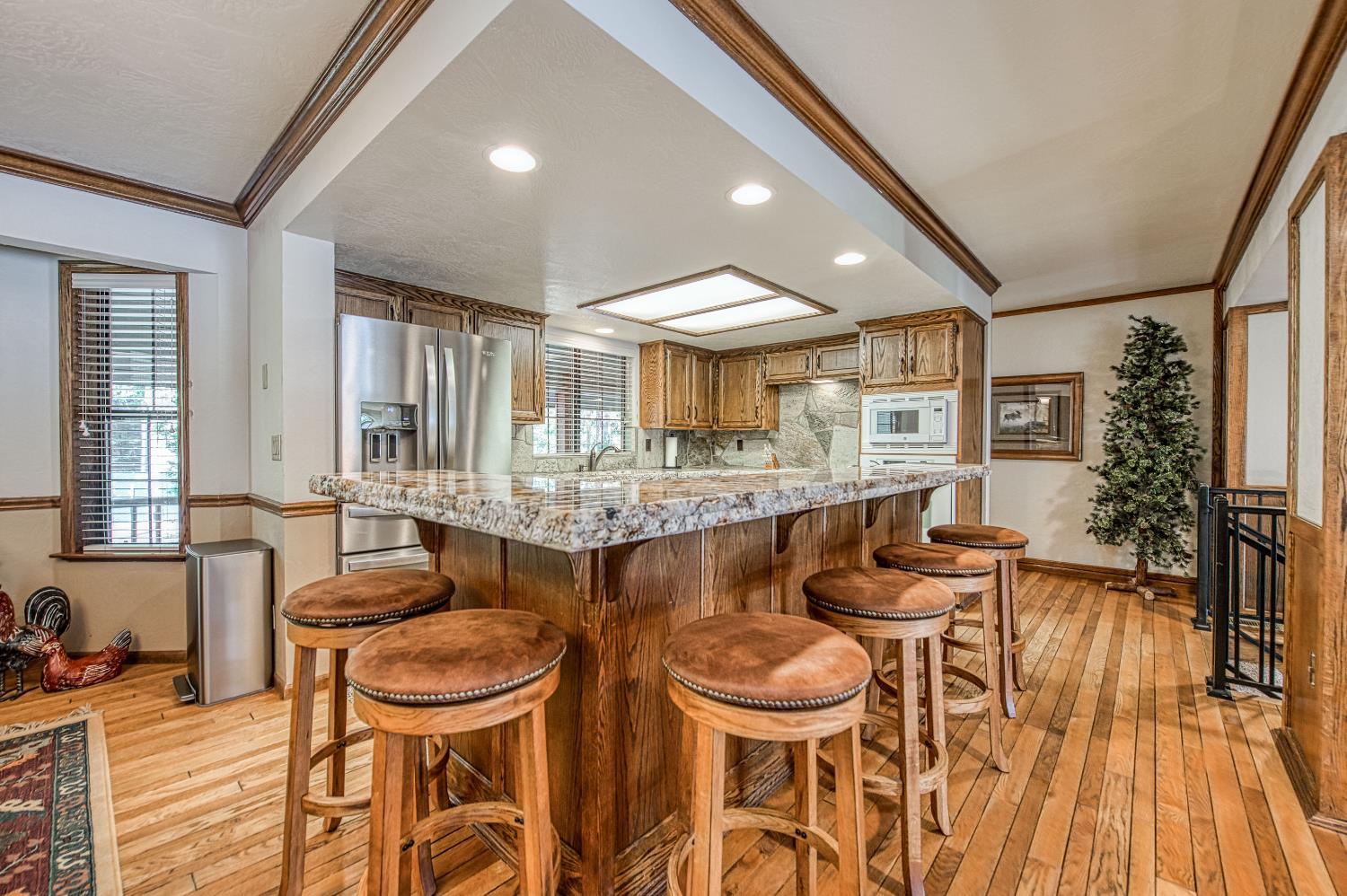 44455 Hillcrest Ave, Shaver Lake, CA 93664