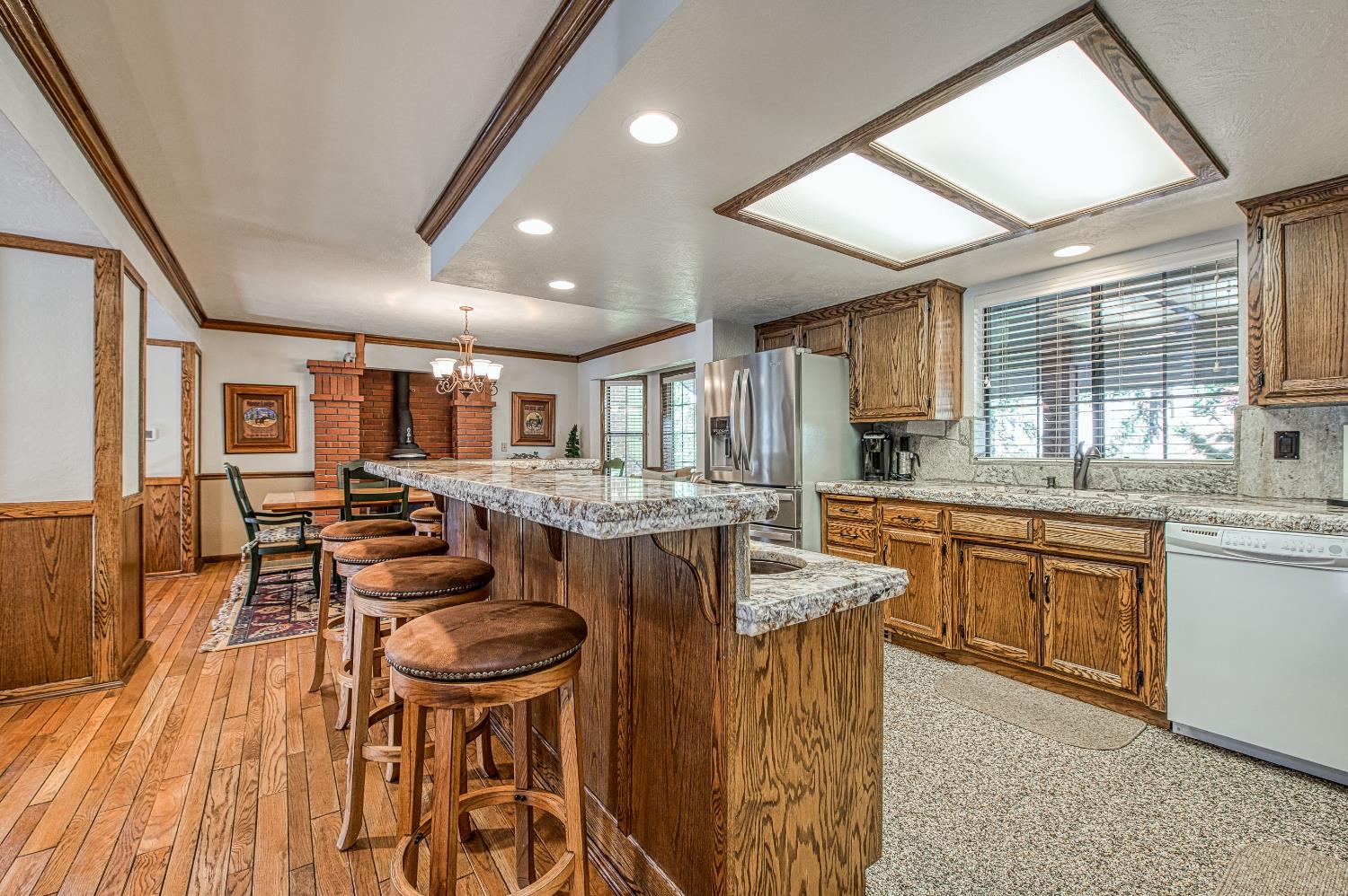 44455 Hillcrest Ave, Shaver Lake, CA 93664