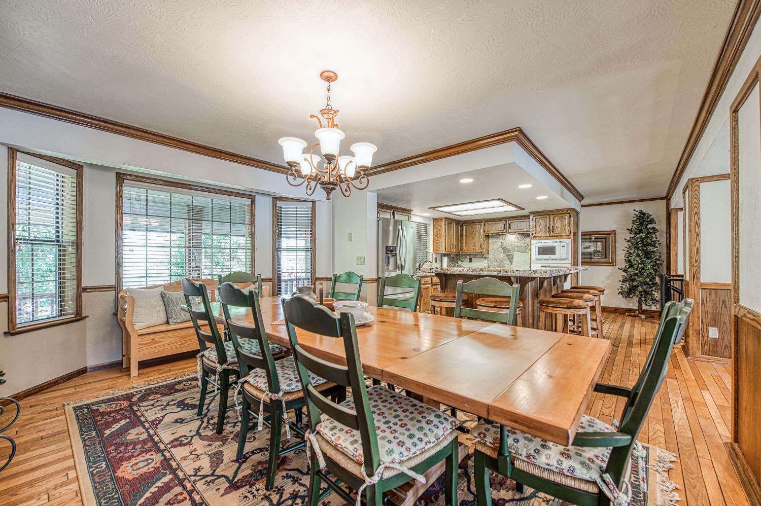 44455 Hillcrest Ave, Shaver Lake, CA 93664