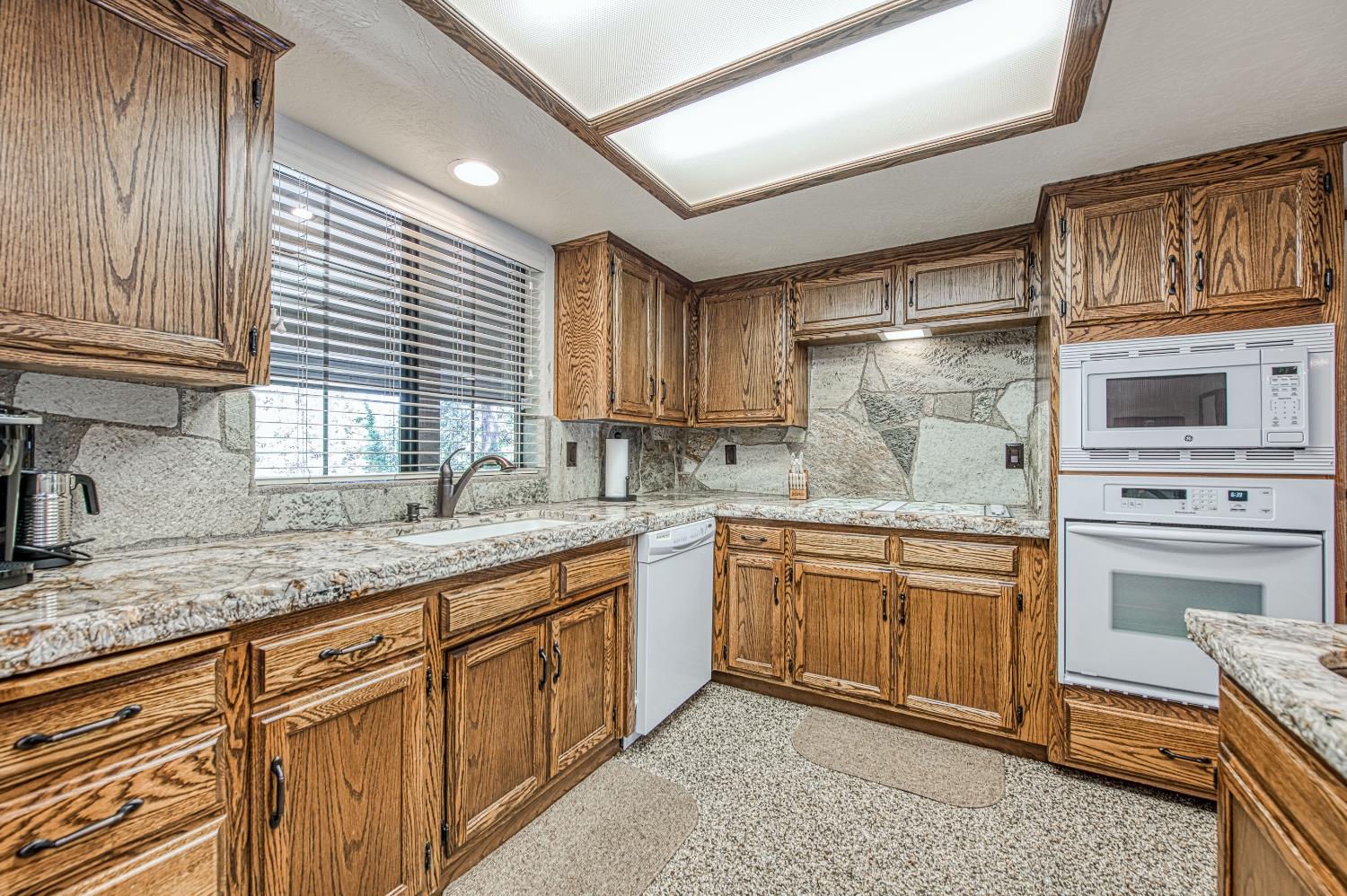 44455 Hillcrest Ave, Shaver Lake, CA 93664