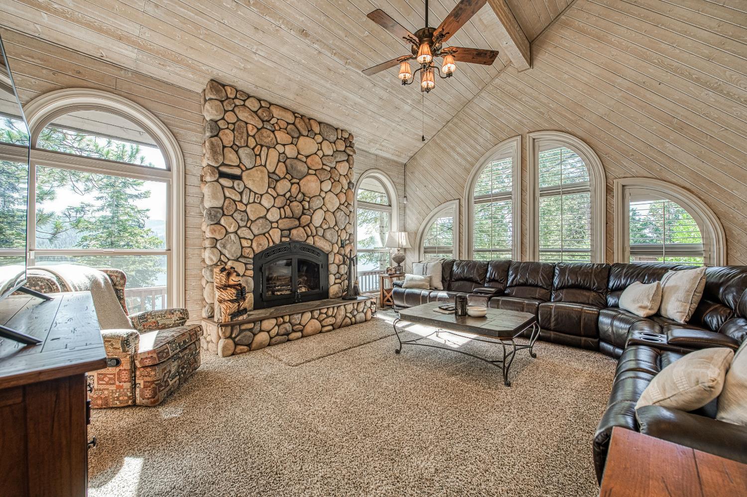 44455 Hillcrest Ave, Shaver Lake, CA 93664