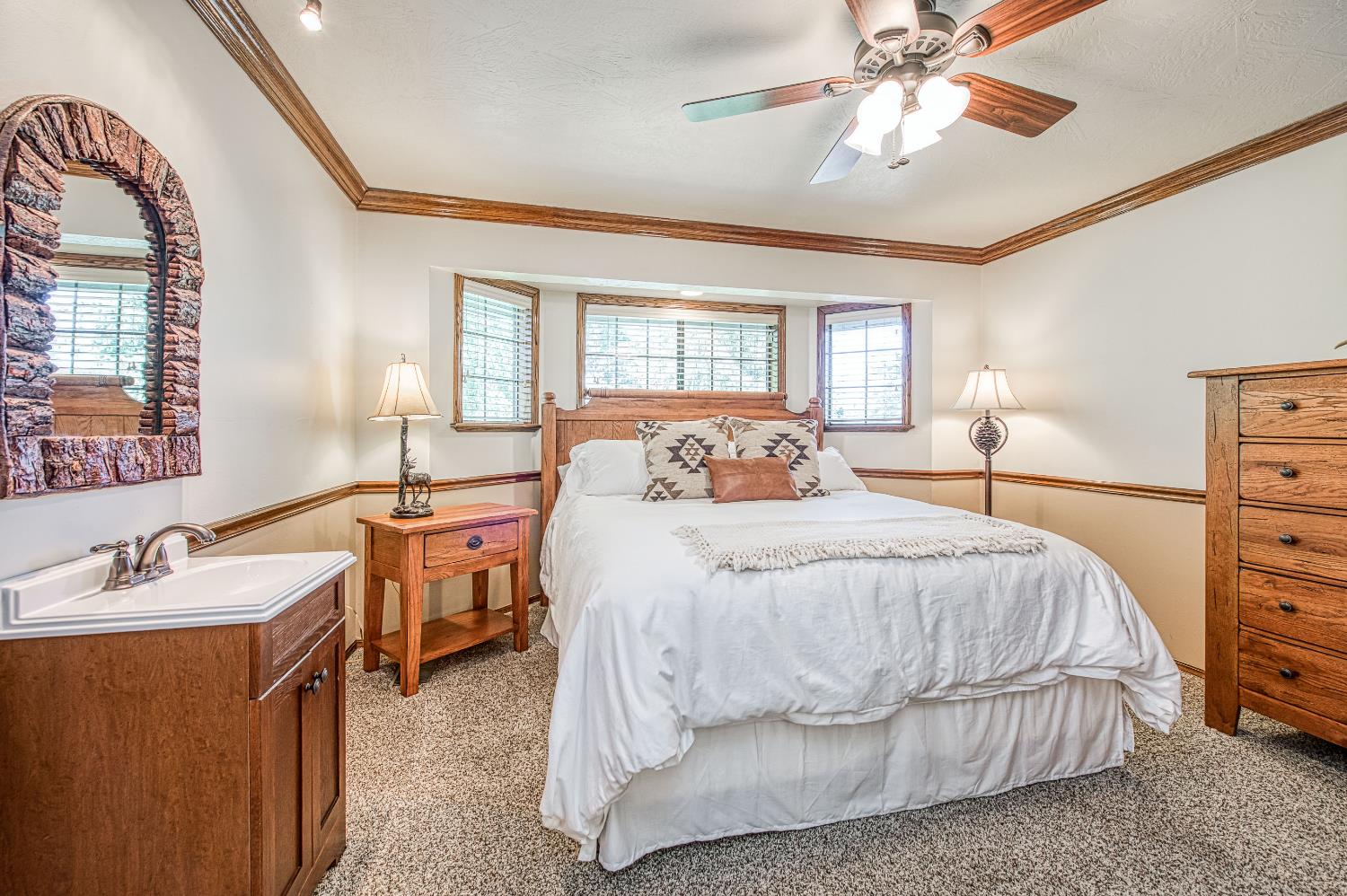 44455 Hillcrest Ave, Shaver Lake, CA 93664