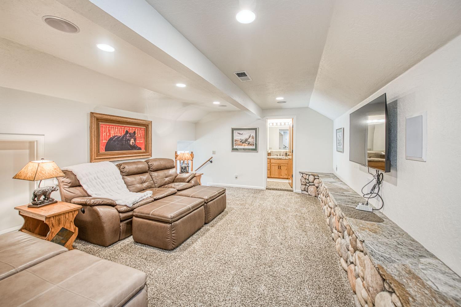 44455 Hillcrest Ave, Shaver Lake, CA 93664