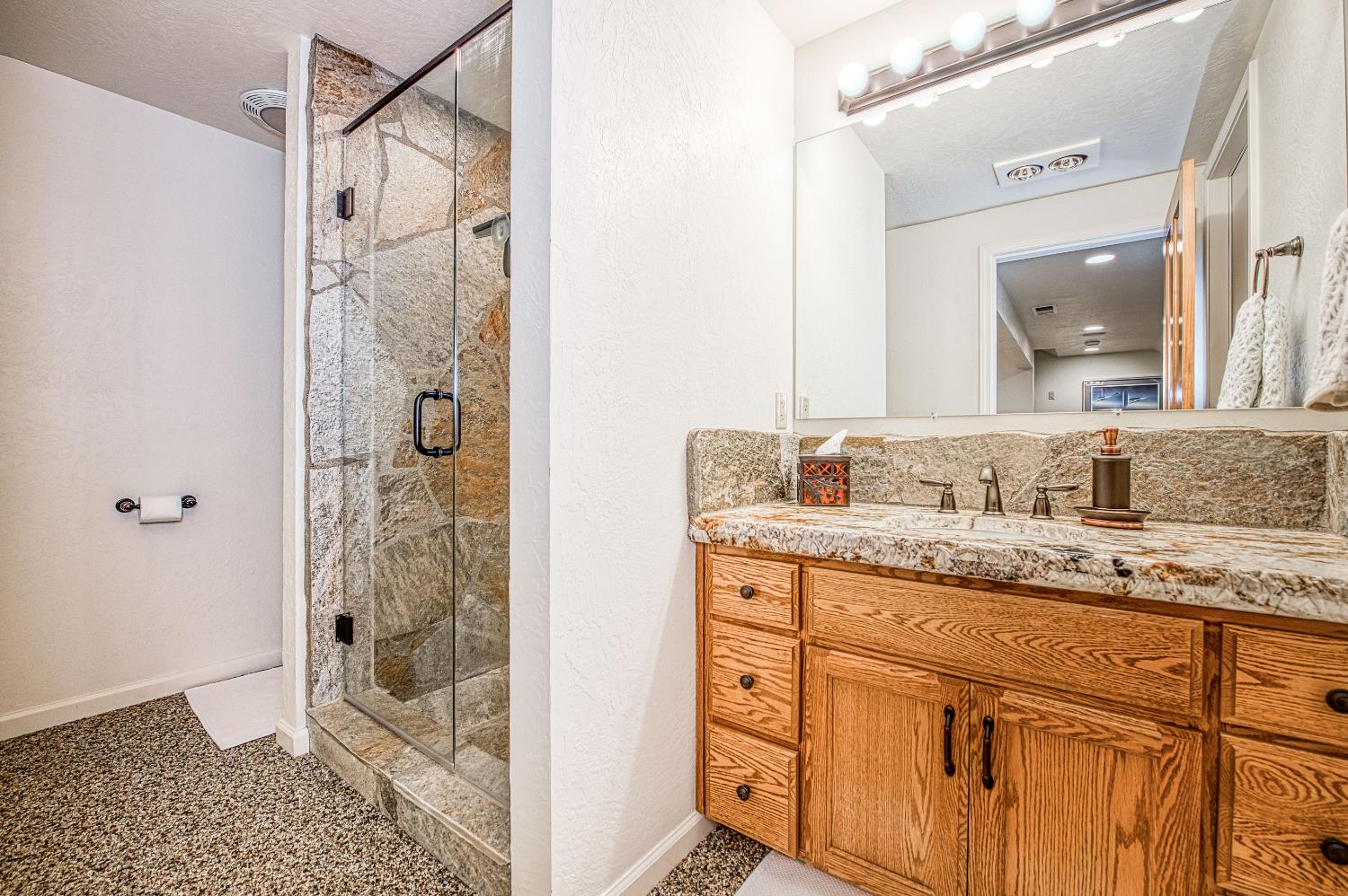 44455 Hillcrest Ave, Shaver Lake, CA 93664