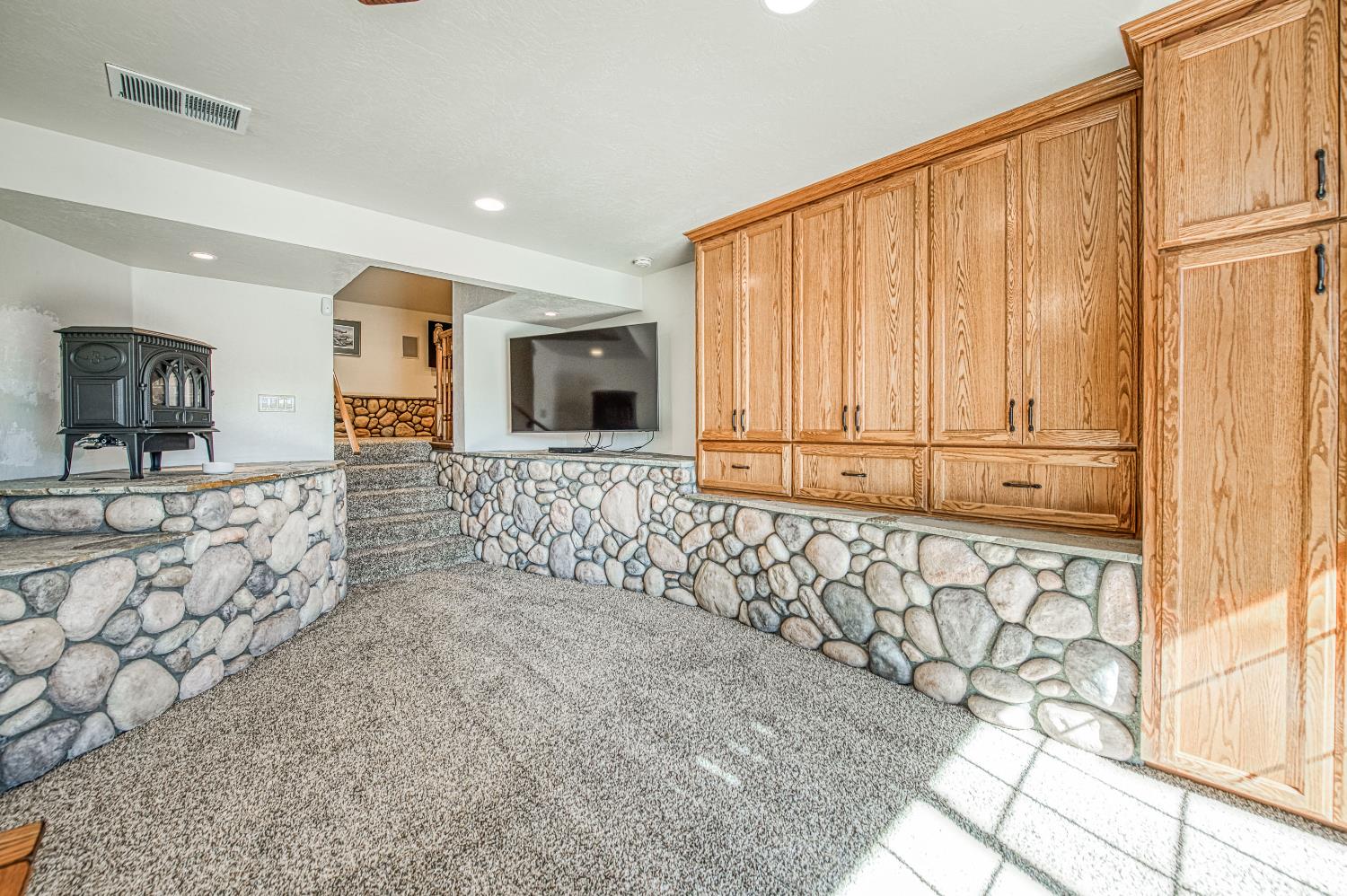 44455 Hillcrest Ave, Shaver Lake, CA 93664