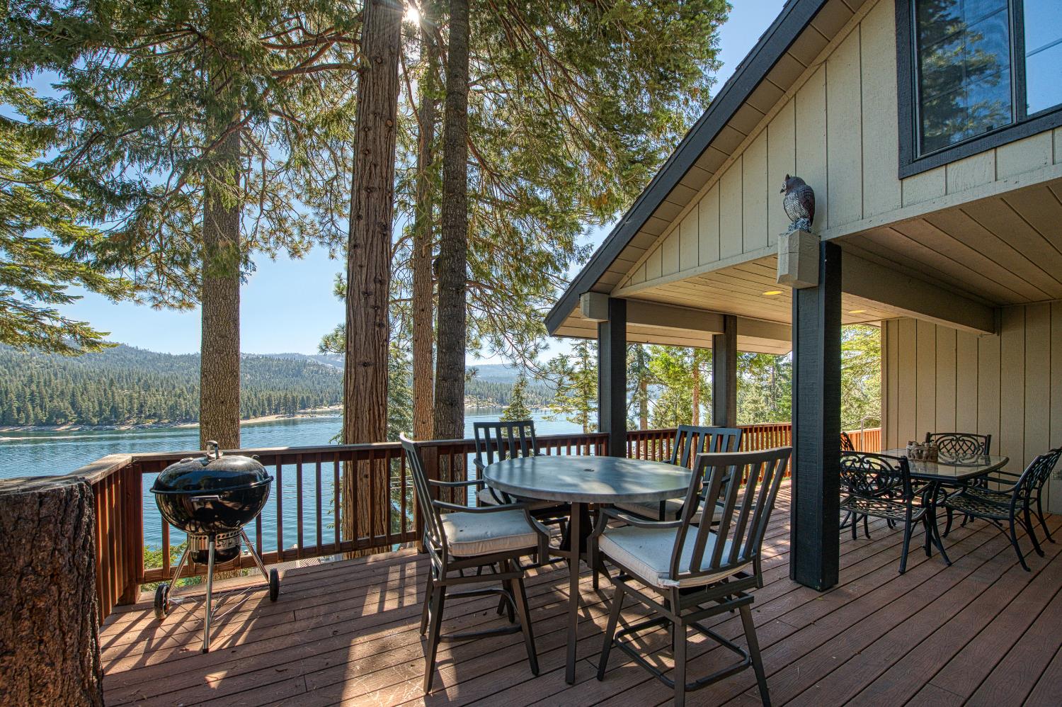 44455 Hillcrest Ave, Shaver Lake, CA 93664