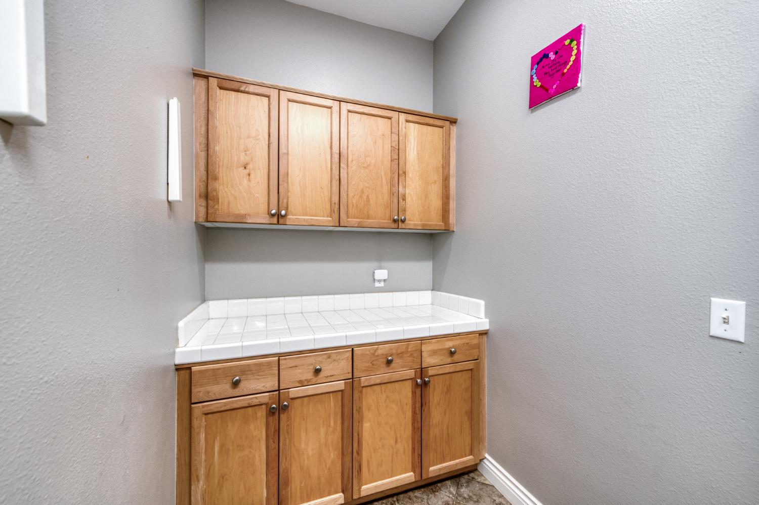 566 W Enterprise Ave, Clovis, CA 93619