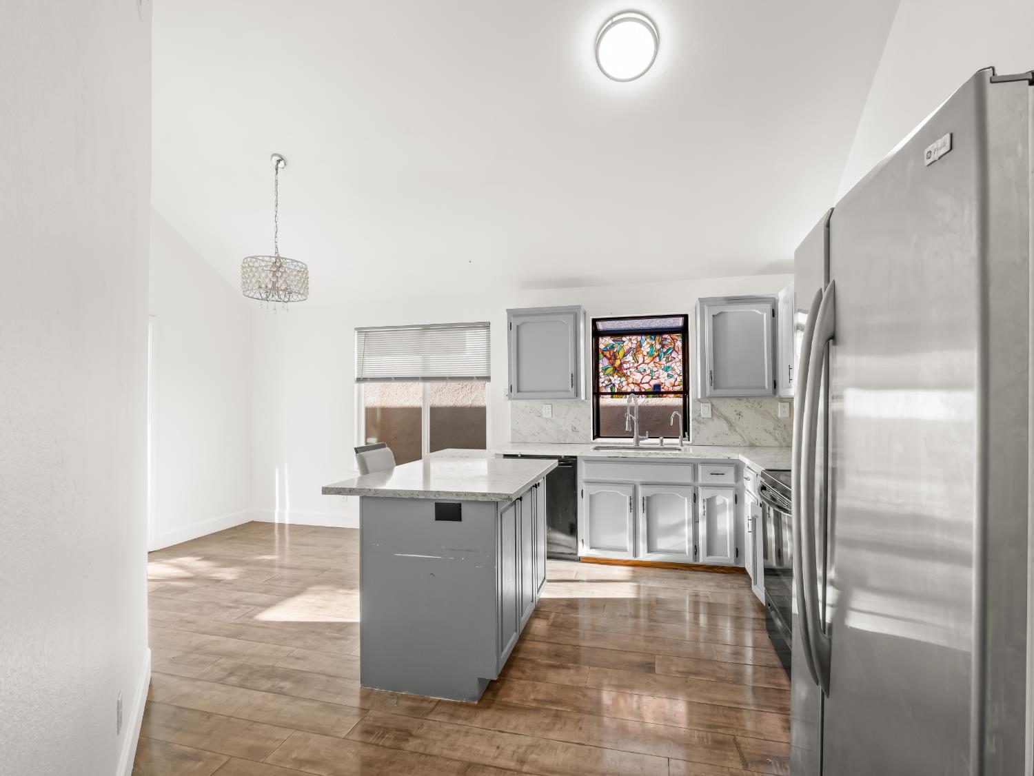 2521 N Selland Ave, Fresno, CA 93722