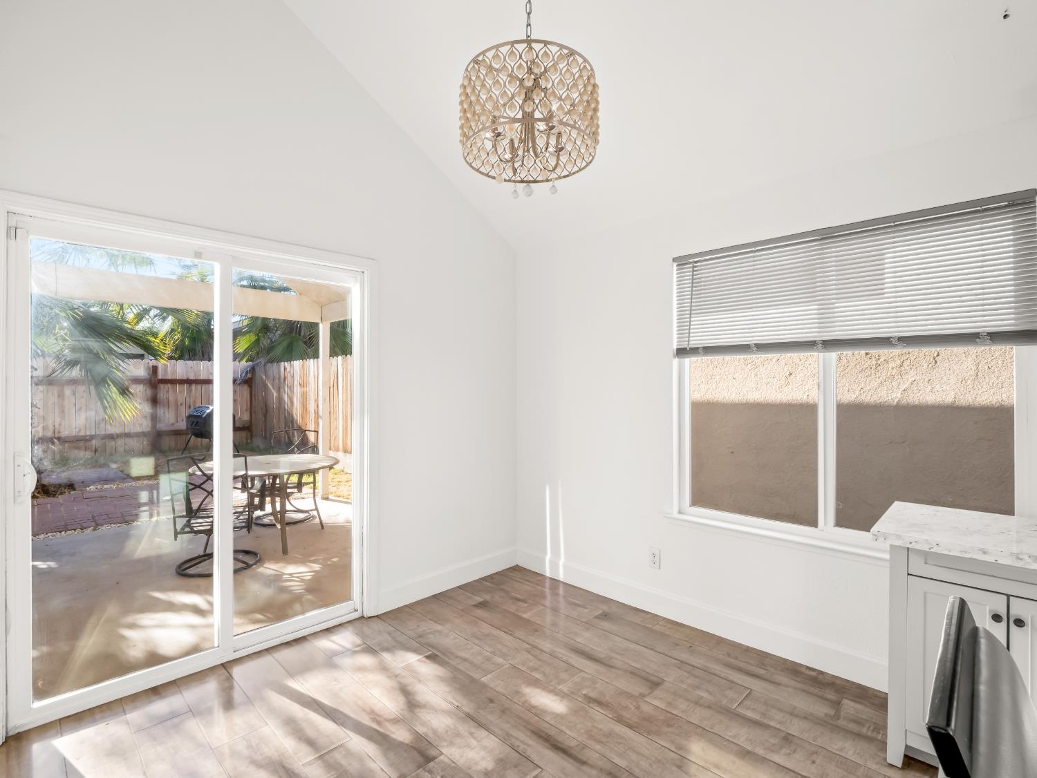 2521 N Selland Ave, Fresno, CA 93722