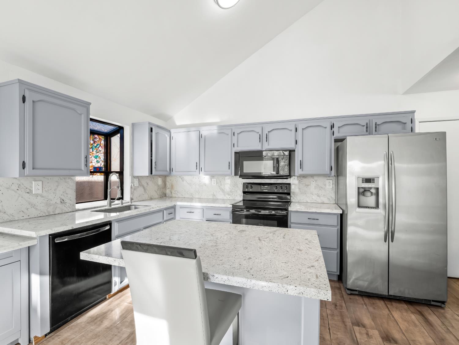 2521 N Selland Ave, Fresno, CA 93722