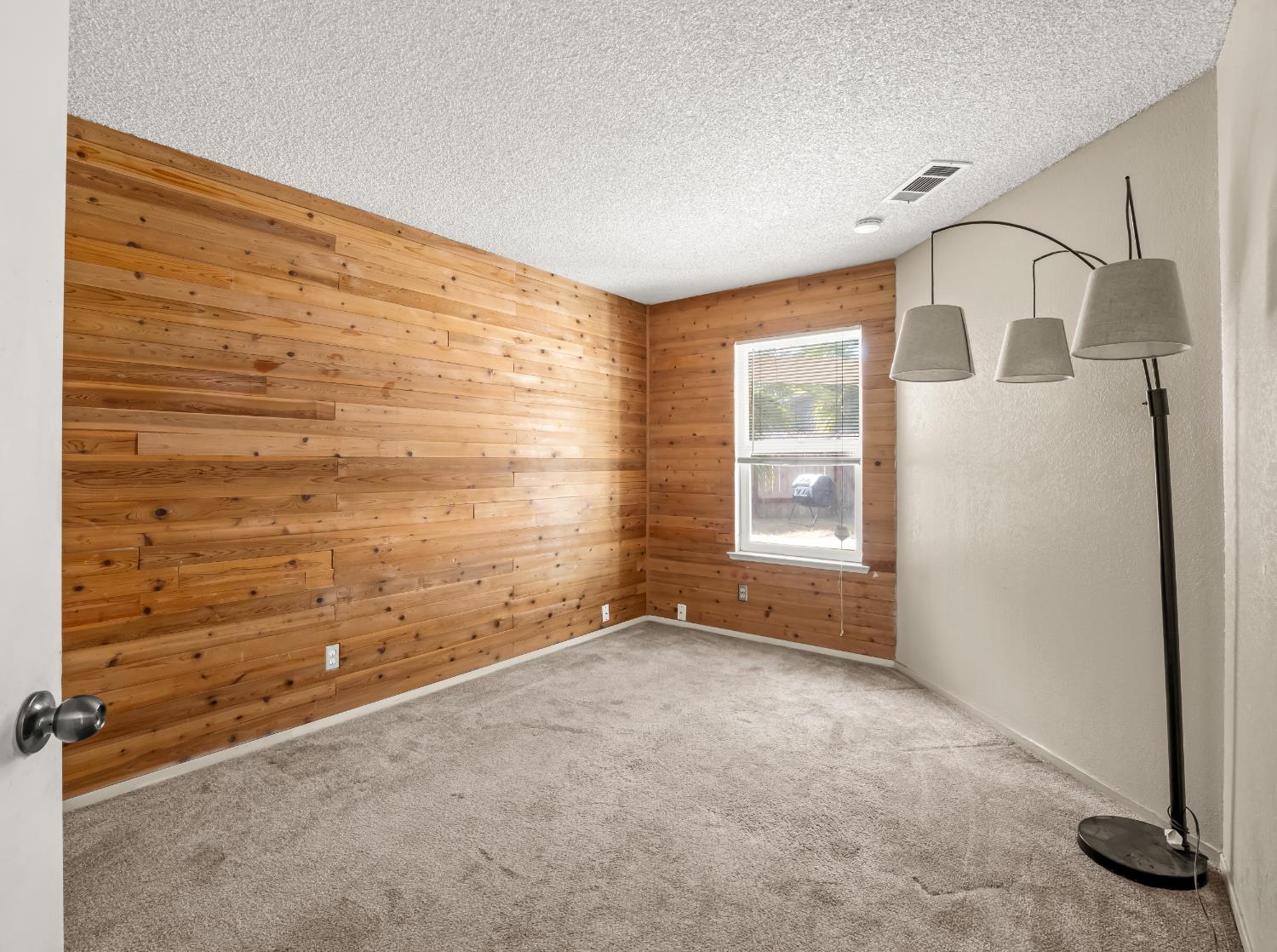 2521 N Selland Ave, Fresno, CA 93722