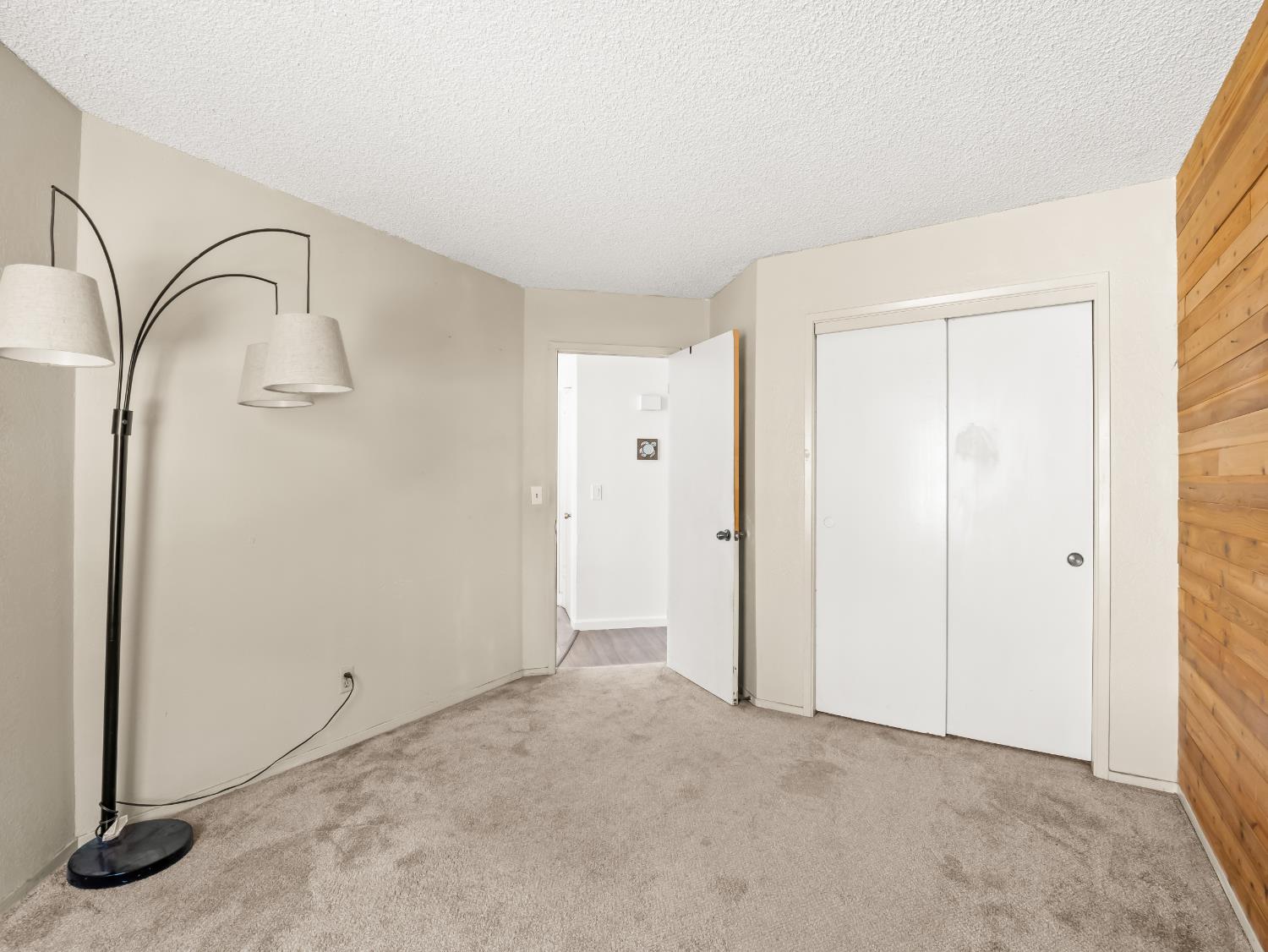 2521 N Selland Ave, Fresno, CA 93722