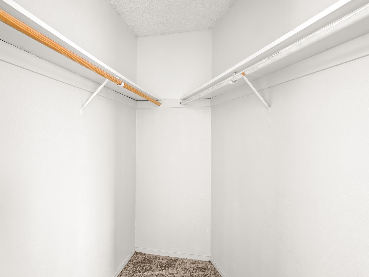 2521 N Selland Ave, Fresno, CA 93722