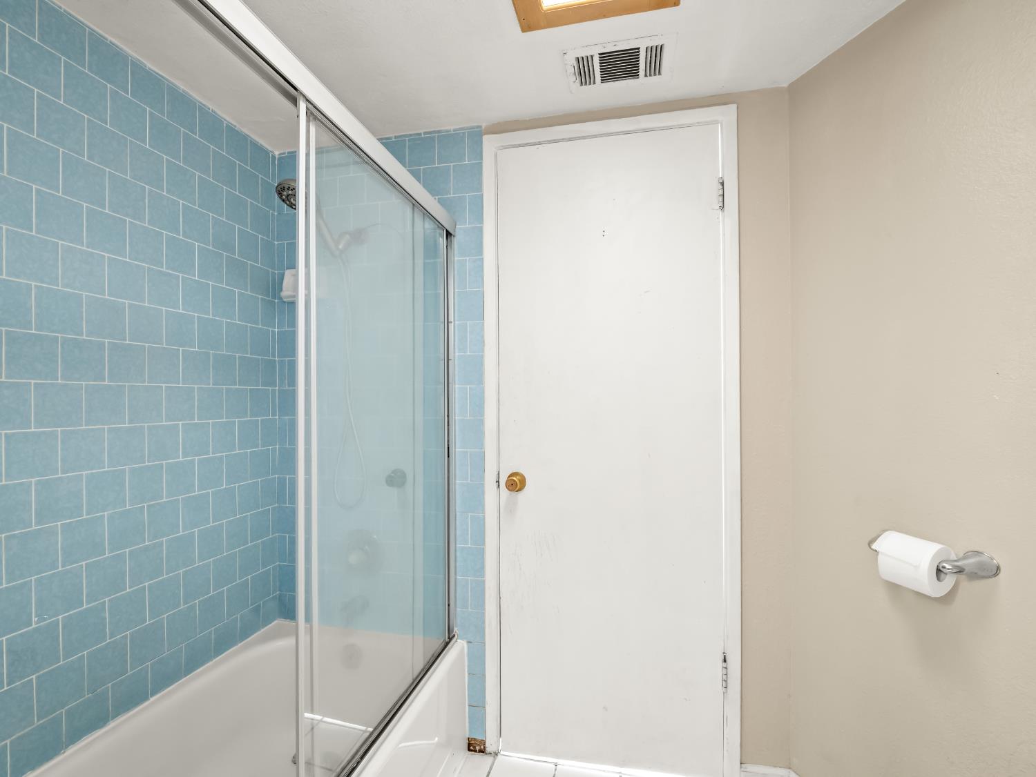 2521 N Selland Ave, Fresno, CA 93722