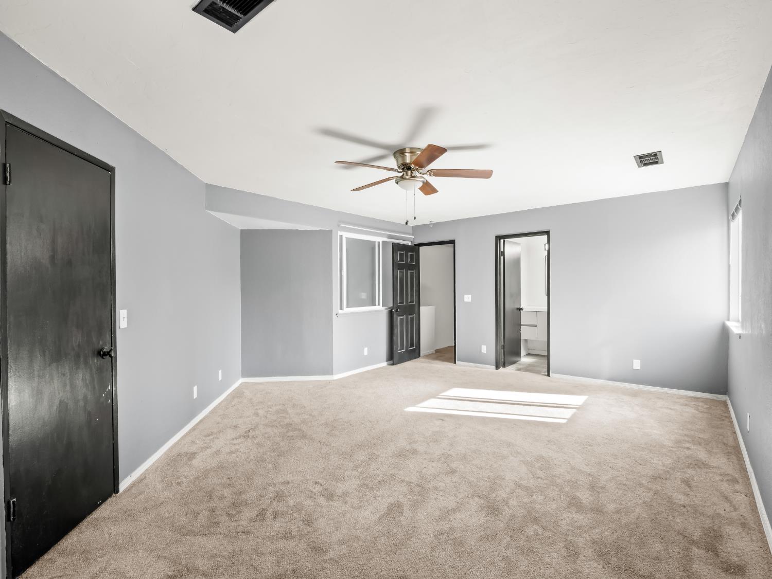 2521 N Selland Ave, Fresno, CA 93722