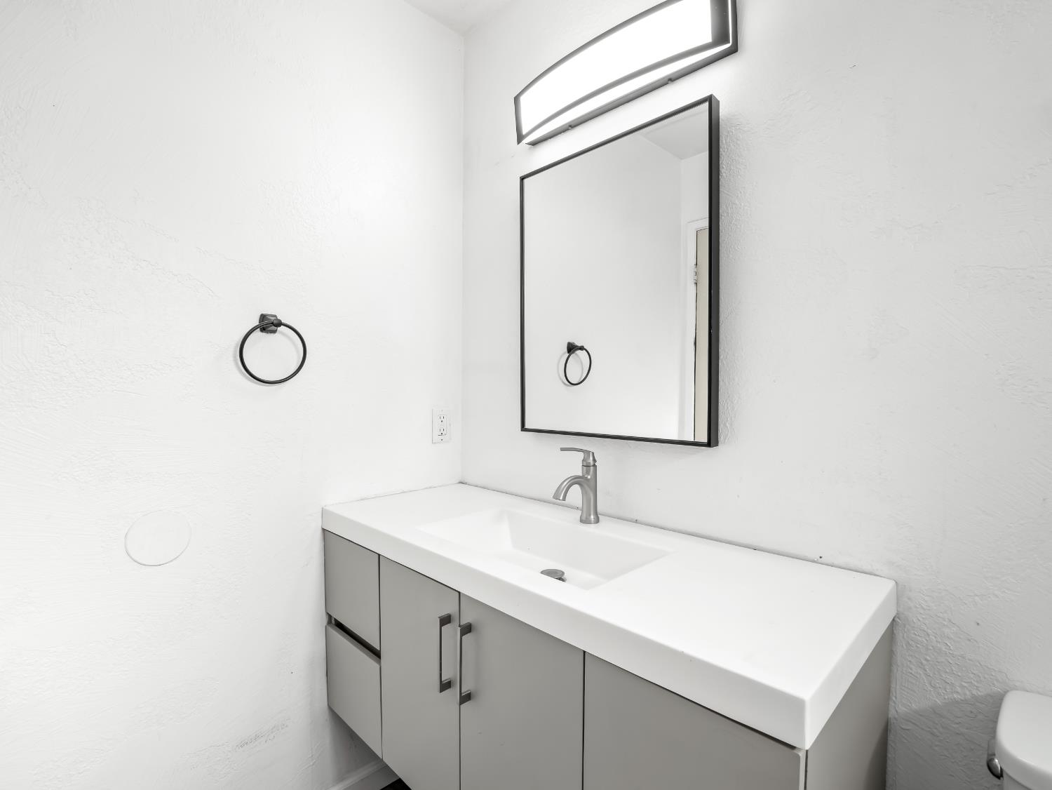 2521 N Selland Ave, Fresno, CA 93722