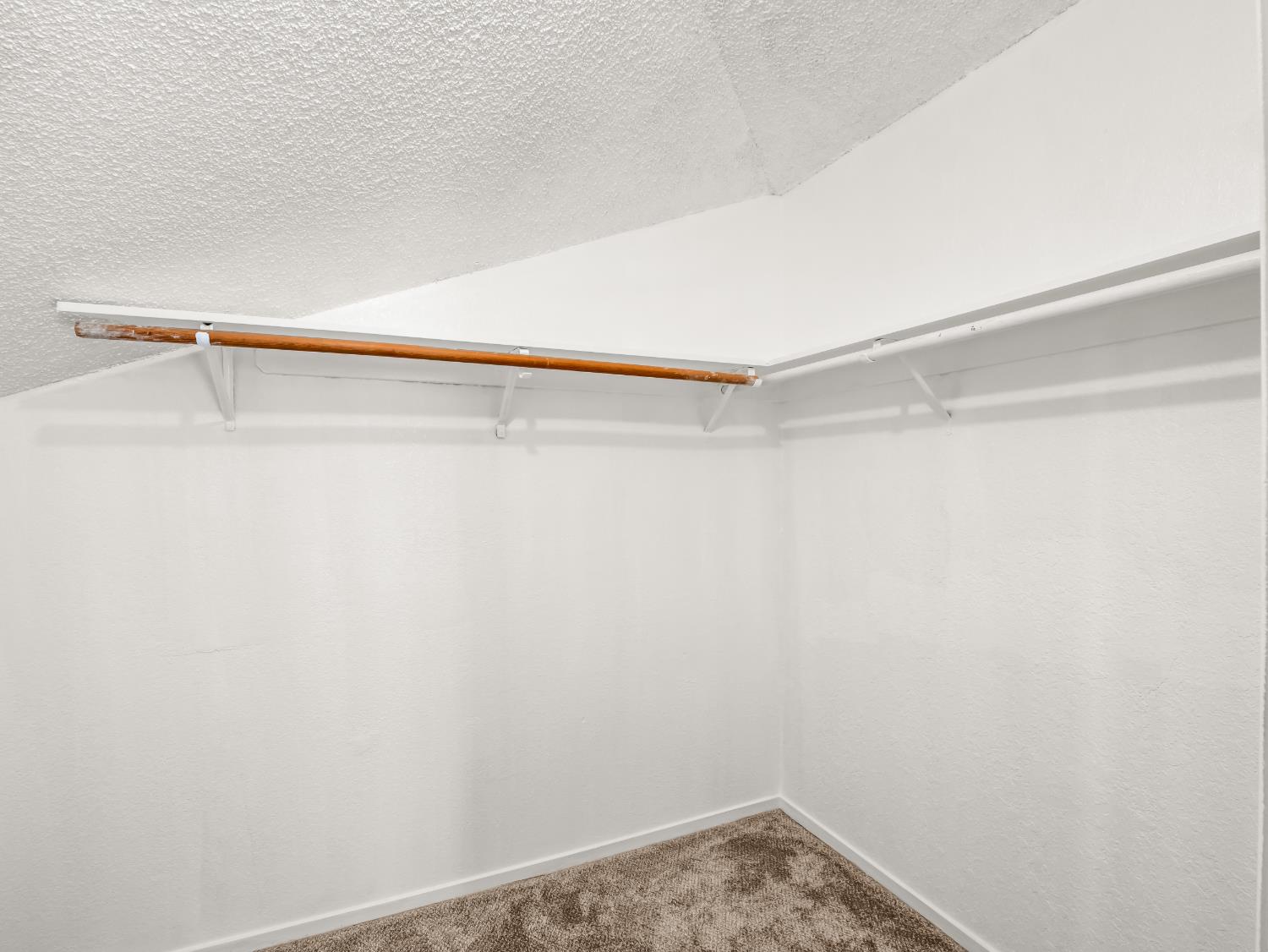 2521 N Selland Ave, Fresno, CA 93722