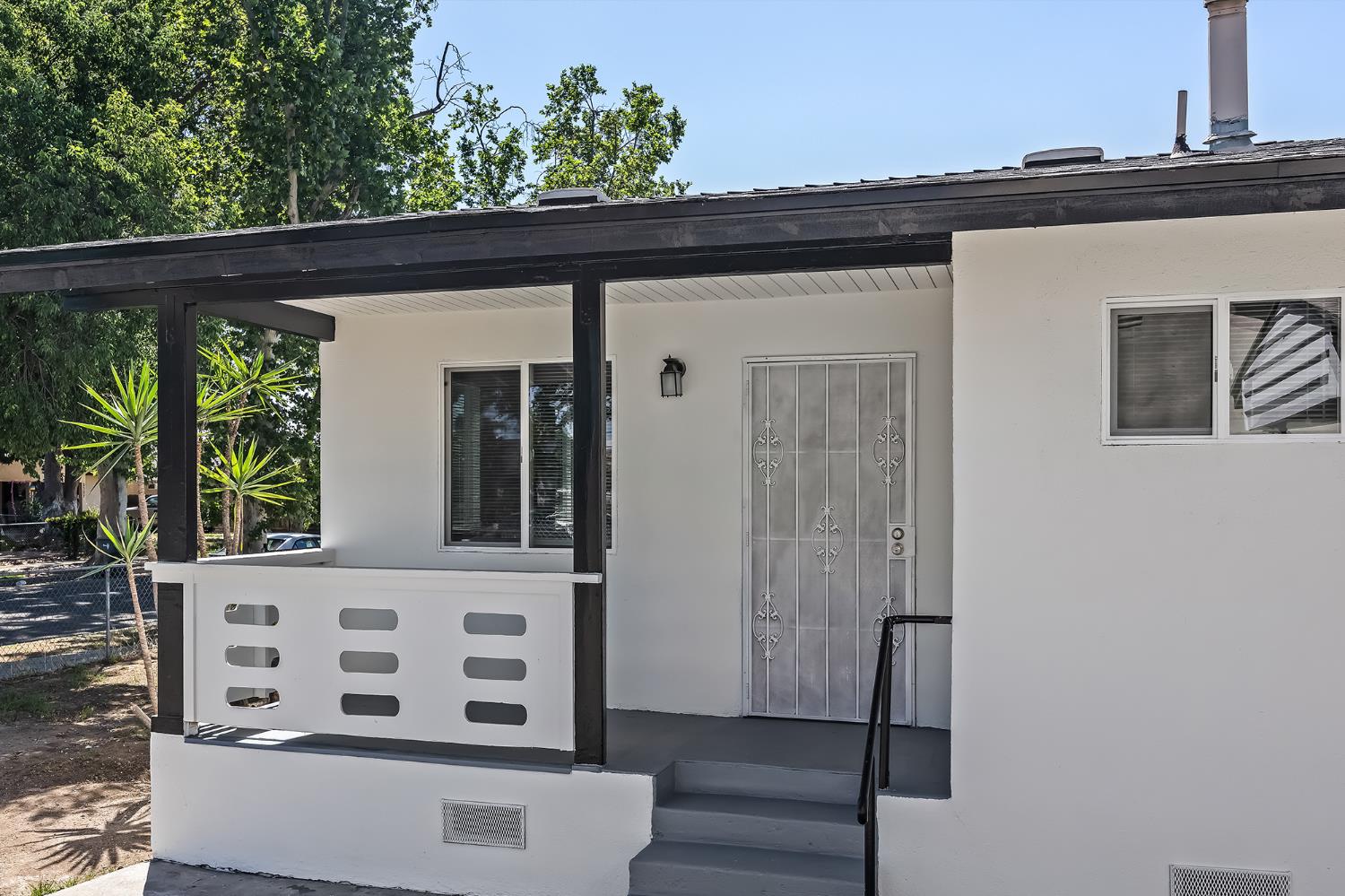 2320 S Lily Ave, Fresno, CA 93706