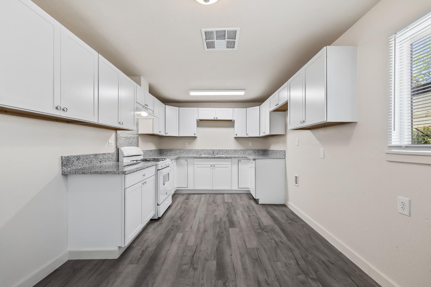 2320 S Lily Ave, Fresno, CA 93706