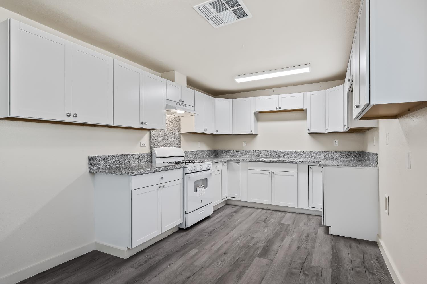 2320 S Lily Ave, Fresno, CA 93706