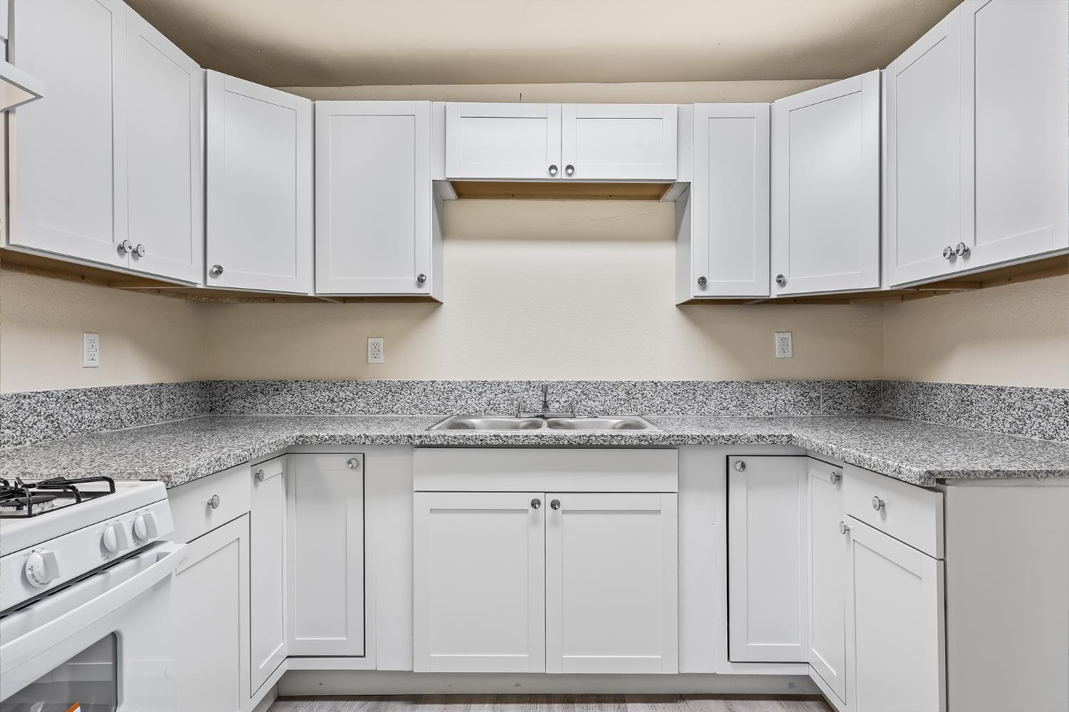 2320 S Lily Ave, Fresno, CA 93706