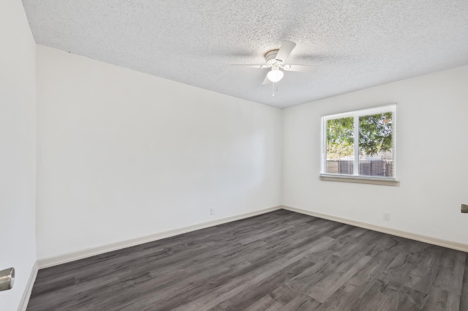 2320 S Lily Ave, Fresno, CA 93706