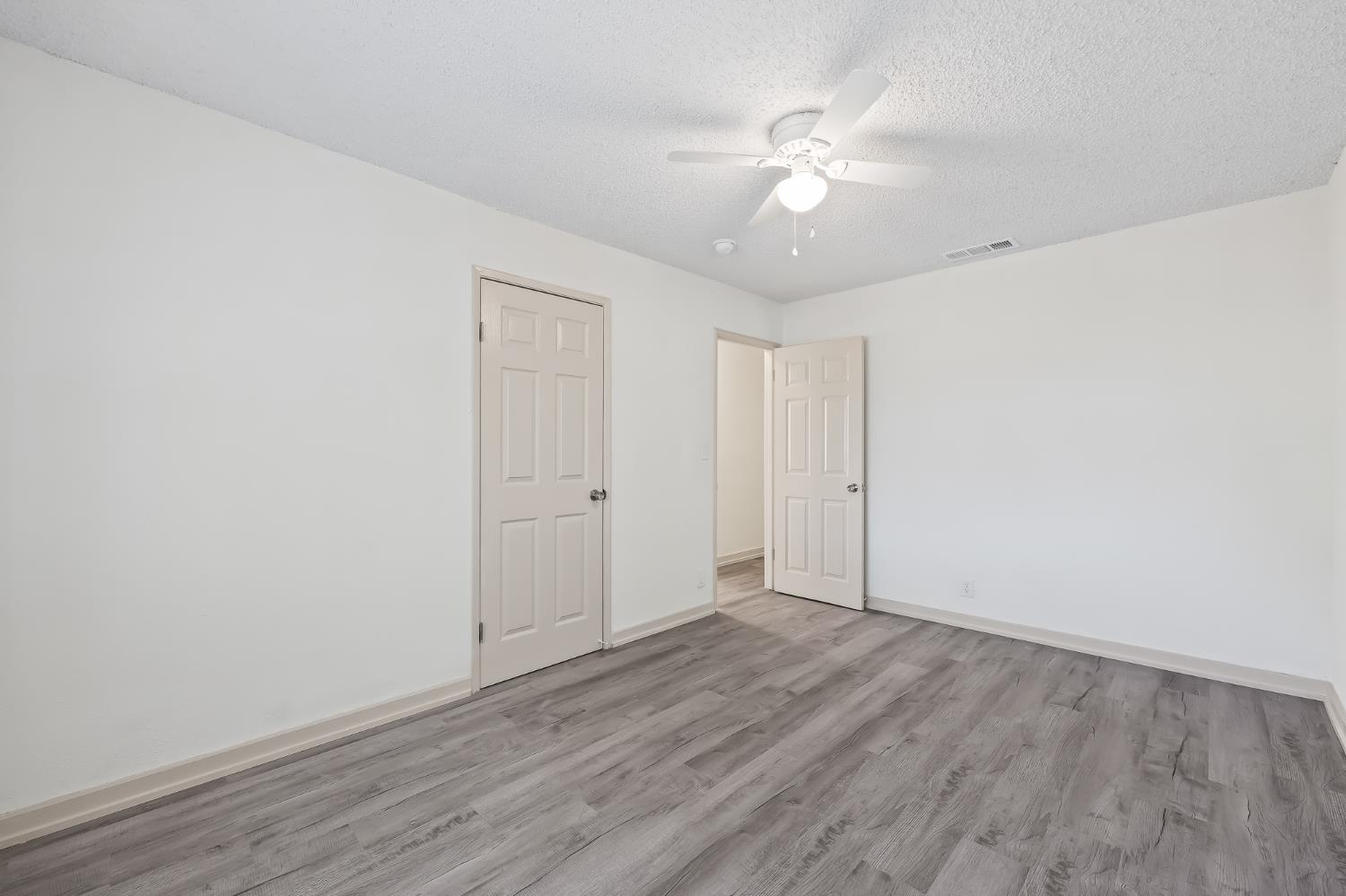 2320 S Lily Ave, Fresno, CA 93706