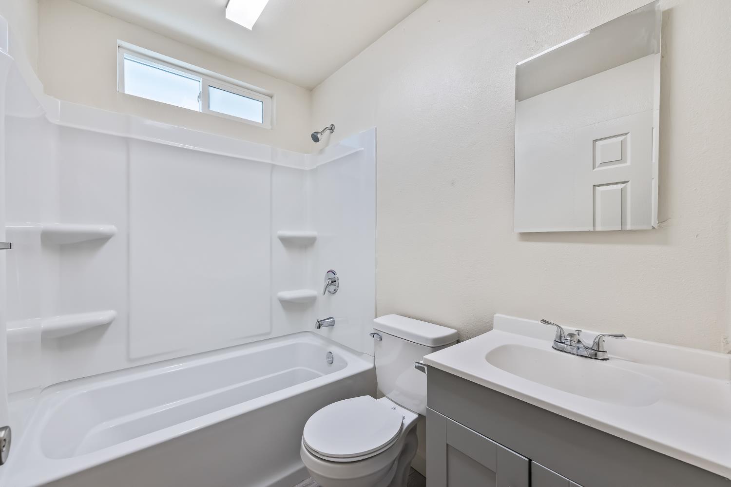 2320 S Lily Ave, Fresno, CA 93706