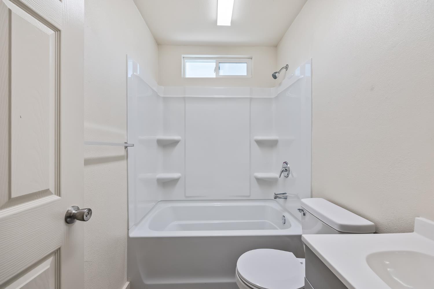 2320 S Lily Ave, Fresno, CA 93706