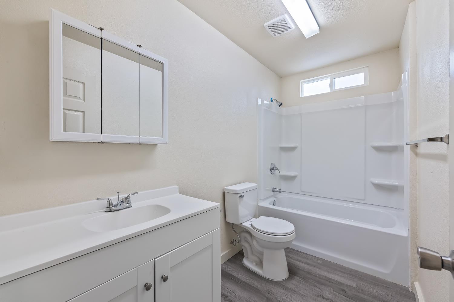 2320 S Lily Ave, Fresno, CA 93706