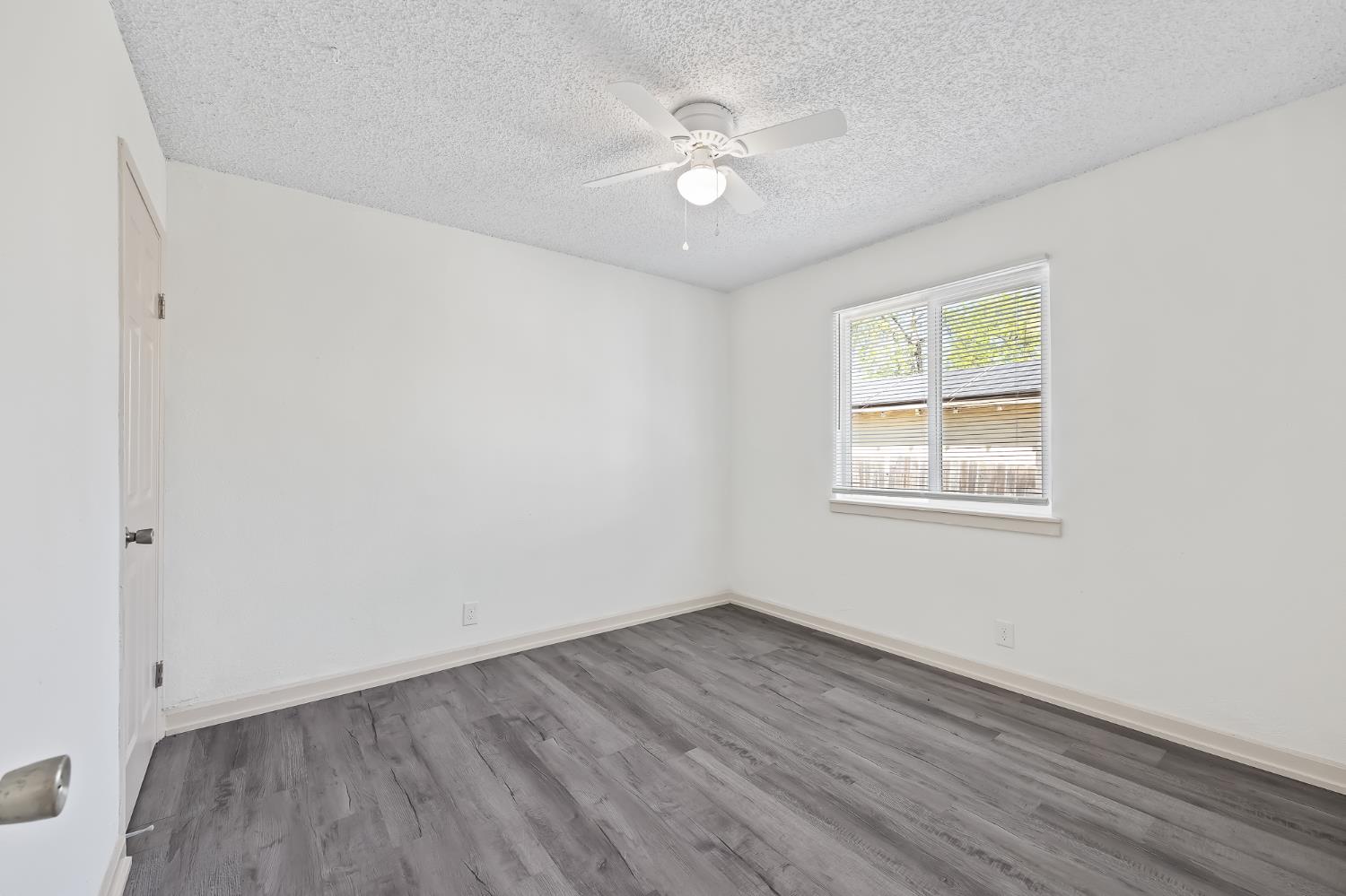 2320 S Lily Ave, Fresno, CA 93706