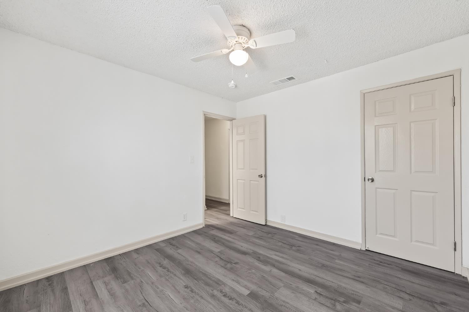 2320 S Lily Ave, Fresno, CA 93706